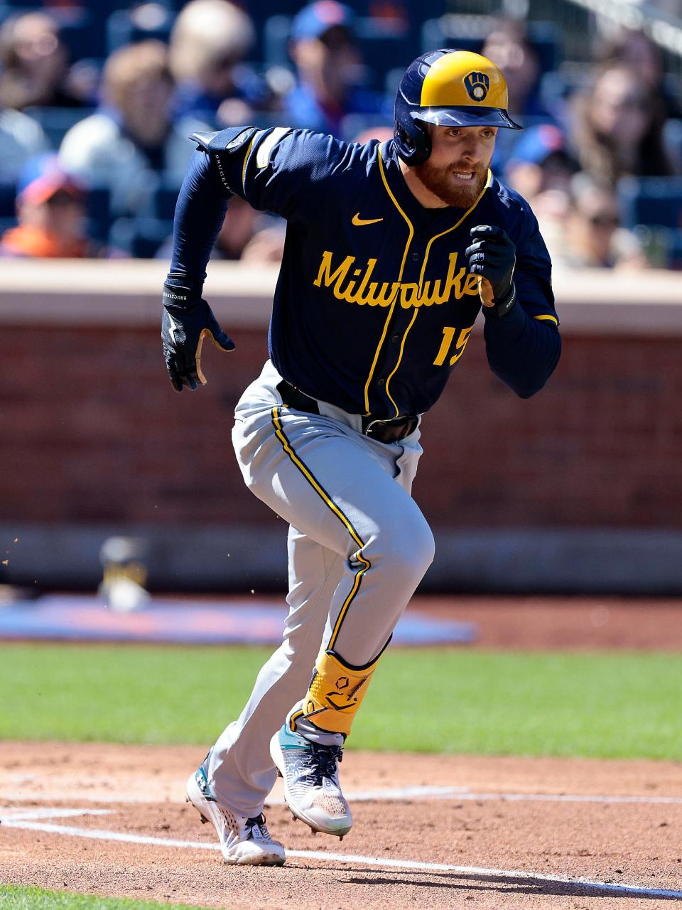 Oliver Dunn and the Milwaukee Brewers took on the New York Mets at Citi Field on Saturday.