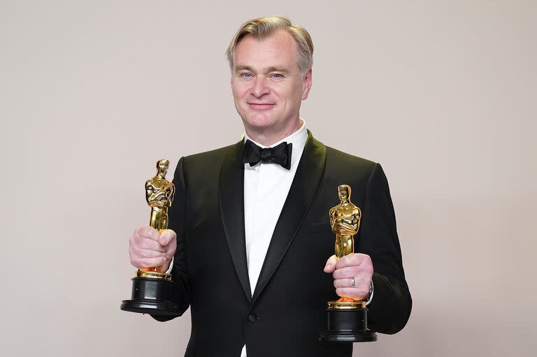 Christopher Nolan se alzó con el Oscar por Oppenheimer; ahora, otra de sus joyas volverá a la pantalla grande (Photo by Jordan Strauss/Invision/AP)