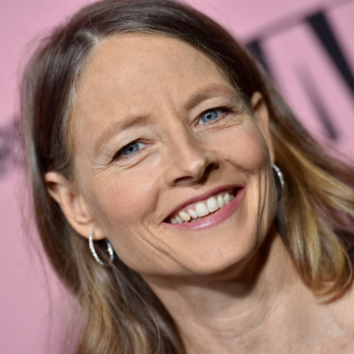  Jodie Foster attends the L.A. Dance Project Annual Gala on October 16, 2021 in Los Angeles, California. 