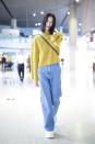 <p>Weite Hosenbeine sind wieder Trend – zum Glück! Denn endlich dürfen Jeans wieder bequem sein und auch so aussehen. Model Liu Wen scheint sich in ihrer Palazzo-Jeans sichtlich wohl zu fühlen. (Bild: VCG/VCG via Getty Images) </p>