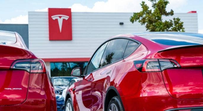 Llamado a revisión de seguridad de Tesla: Más de 16.000 coches afectados