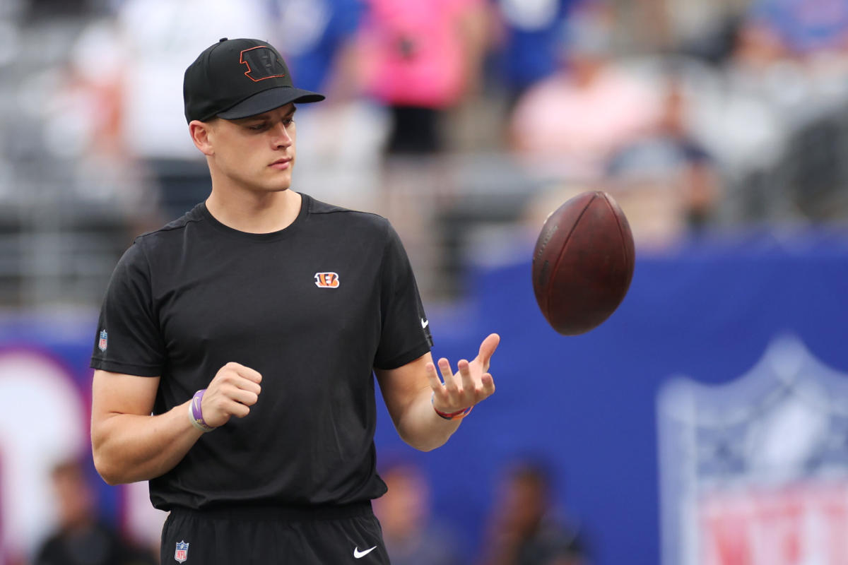 Joe Burrow, Bengals take batting practice with Reds