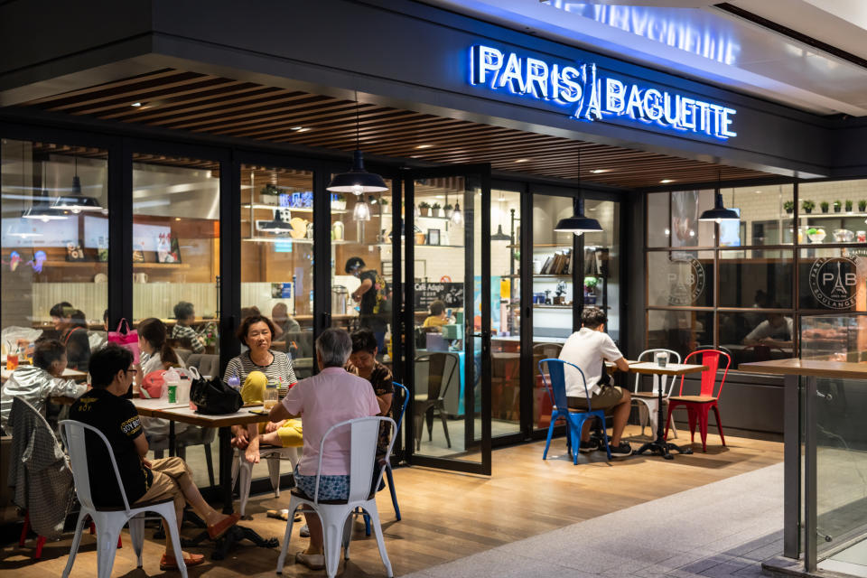 SHANGHAI, CHINA - 2019/08/25: Customers at a Paris Baguette bakery café in Shanghai. (Photo by Alex Tai/SOPA Images/LightRocket via Getty Images)