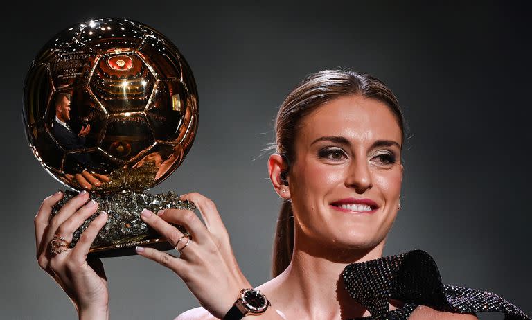 Alexia Putellas recibió el Balón de Oro femenino