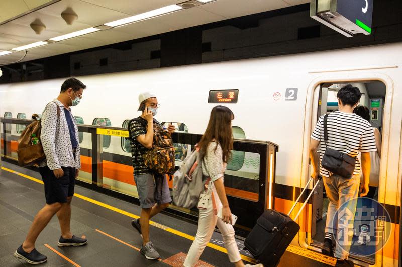 台灣高鐵公司因應年底週末有較高之旅運需求，11/20起連續4個週五增開班次。