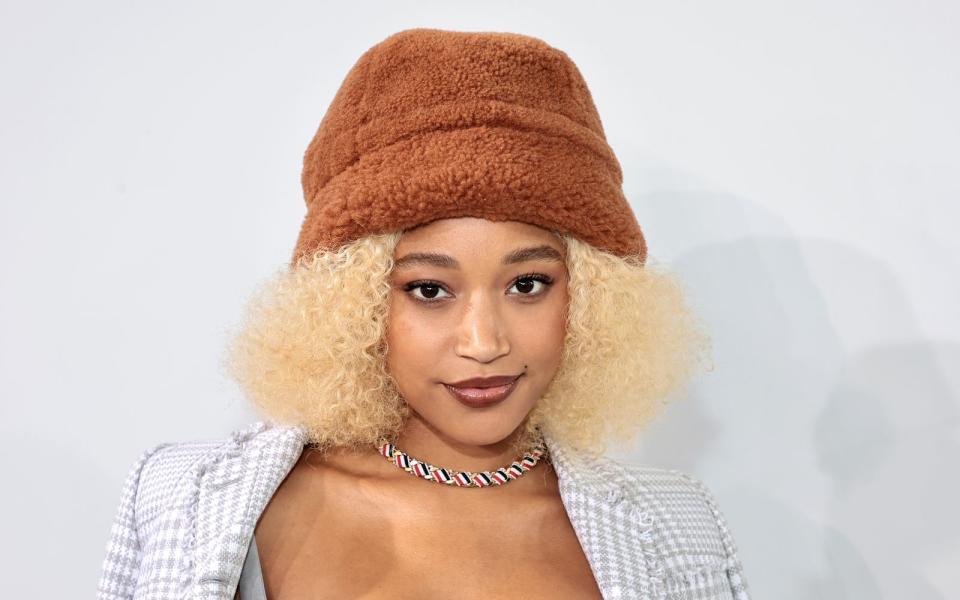 "Die Tribute von Panem"-Star Amandla Stenberg (23) sieht sich als nicht-binär, erklärte in einem Interview mit der "Washington Post" aber, dass sie keine geschlechtsneutralen Pronomen brauche, "um sich wohl zu fühlen." (Bild: 2022 Getty Images/Jamie McCarthy)