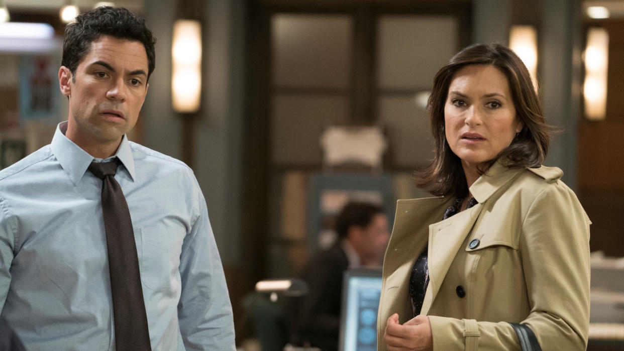  Nick Amaro and Olivia Benson talking on law & order: svu. 