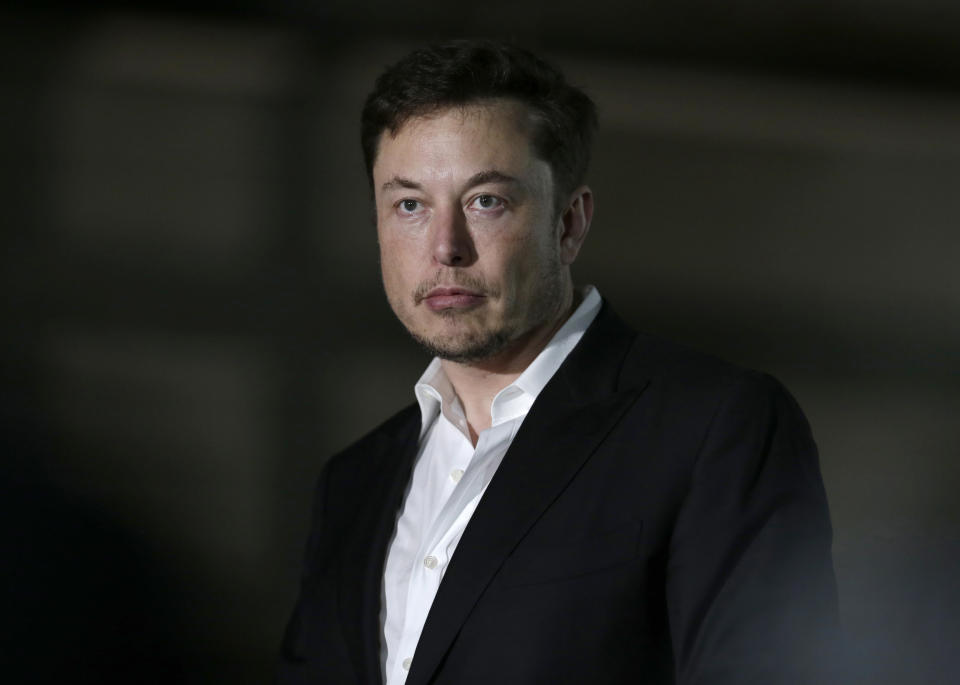 Unter Druck wie nie: Tesla-CEO Elon Musk (Foto: AP /Kiichiro Sato)