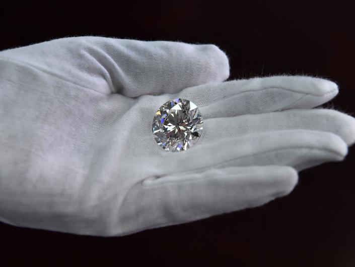 This 51.38-carat Alrosa diamond was included in a collection of 5 stones auctioned with a starting price of $10 million.