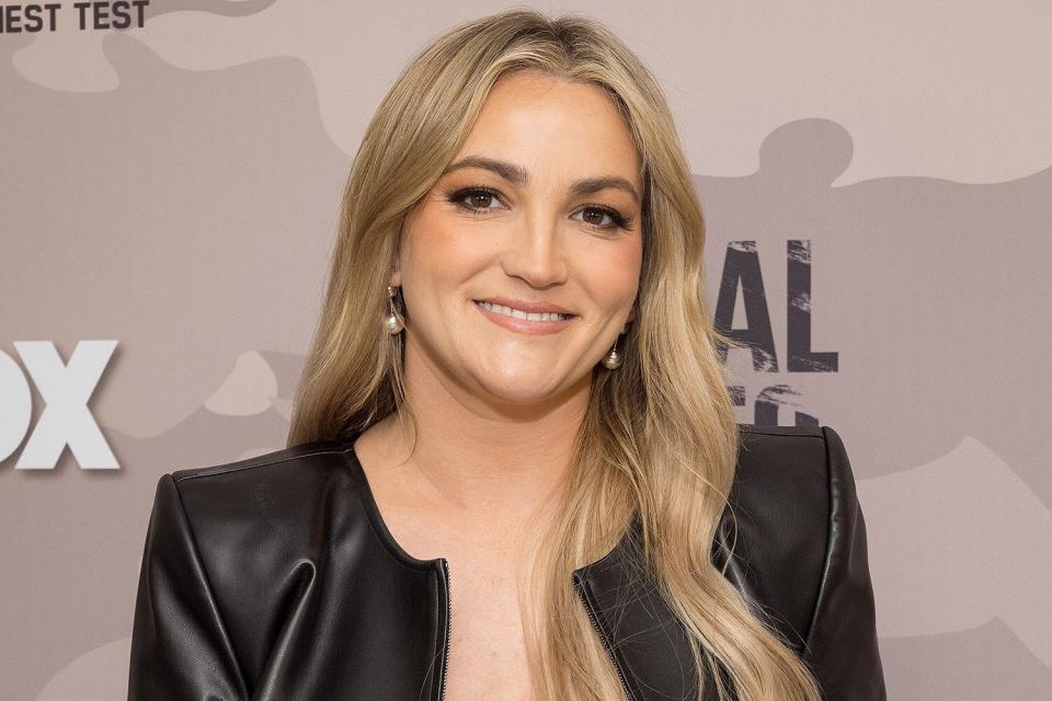 Jamie Lynn Spears Teases 'New Era' of Zoey 101 with 'Magical' Behind ...