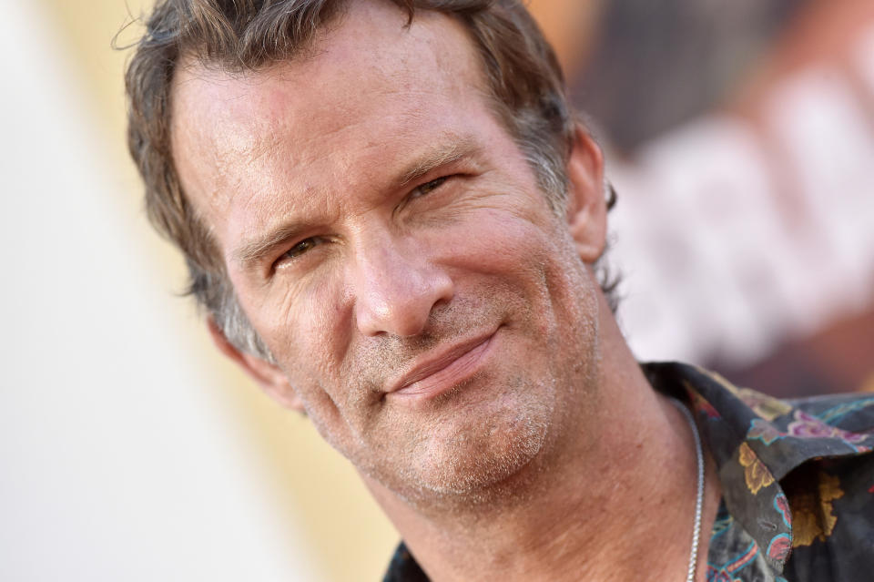 thomas jane at a movie premiere