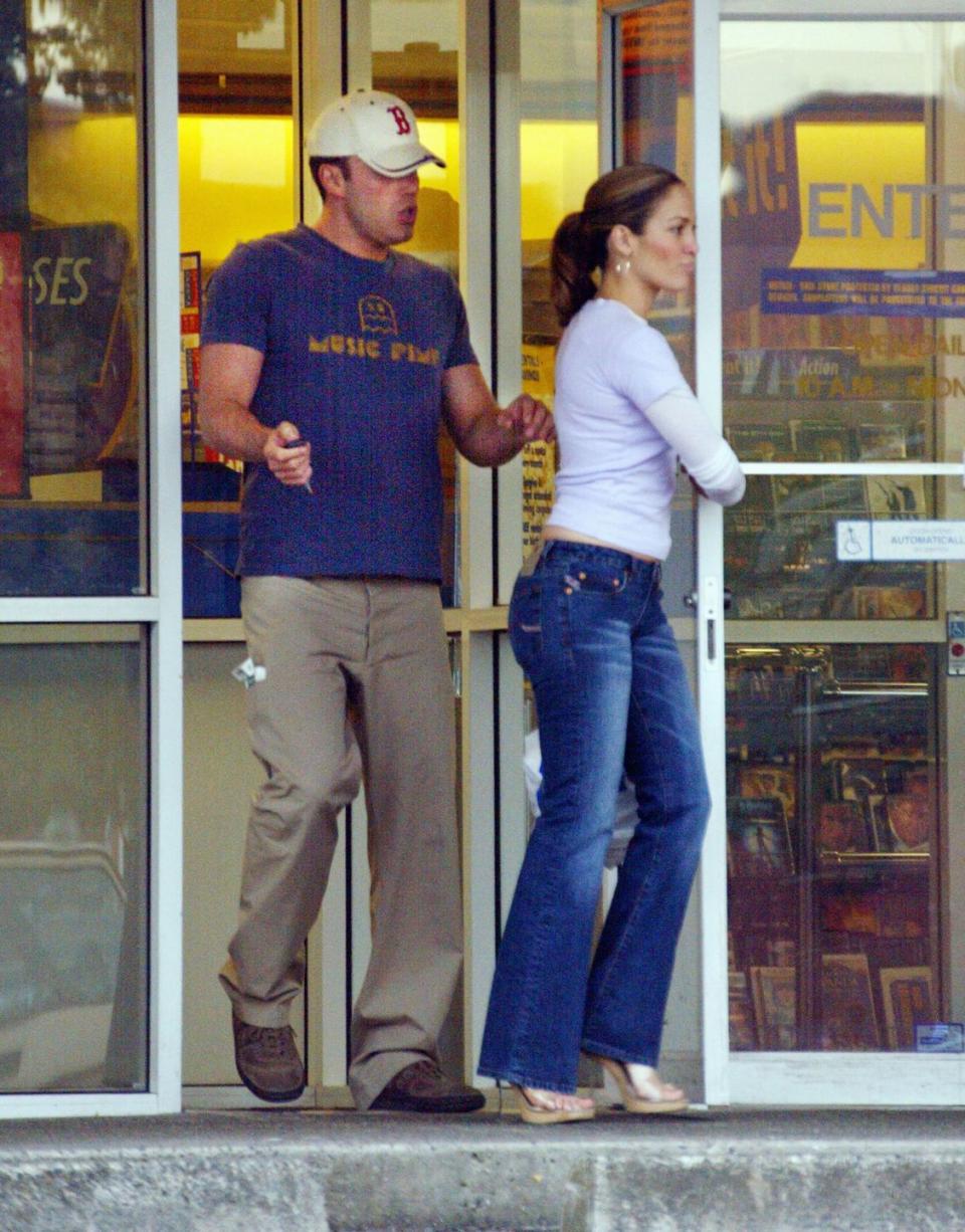 Luxuriate in These Early 2000s Photos of Ben Affleck and Jennifer Lopez