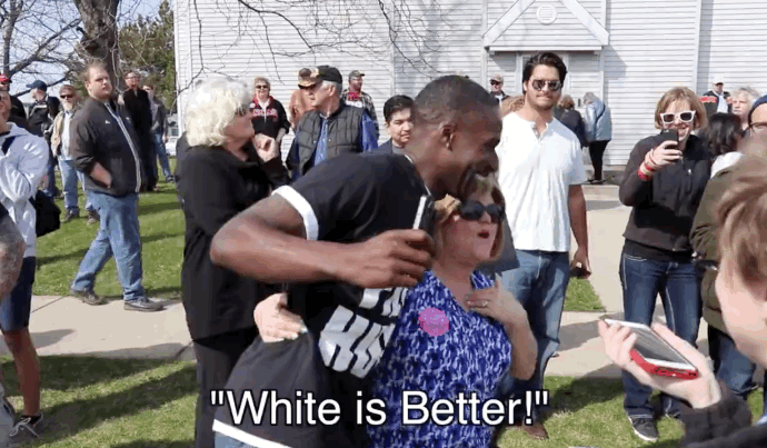 Here's What Happens When You Ask for a Hug at a Trump Rally Versus a Sanders Rally

