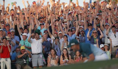 Foto del domingo del golfista español Sergio García celebrando tras conquistar el Masters de Augusta. Abr 9, 2017. El golfista español Sergio García ganó el domingo el Masters de Estados Unidos en el primer hoyo de desempate con el británico Justin Rose, para conquistar el primer "major" de su carrera. REUTERS/Jonathan Ernst