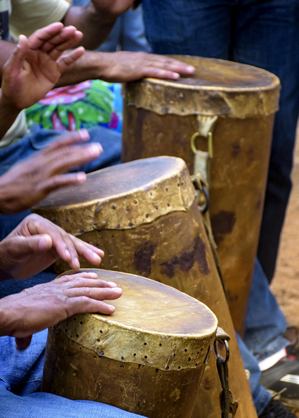El uso del tambor es una de las grandes herencias de los esclavos bantú a Brasil (Foto:Getty)