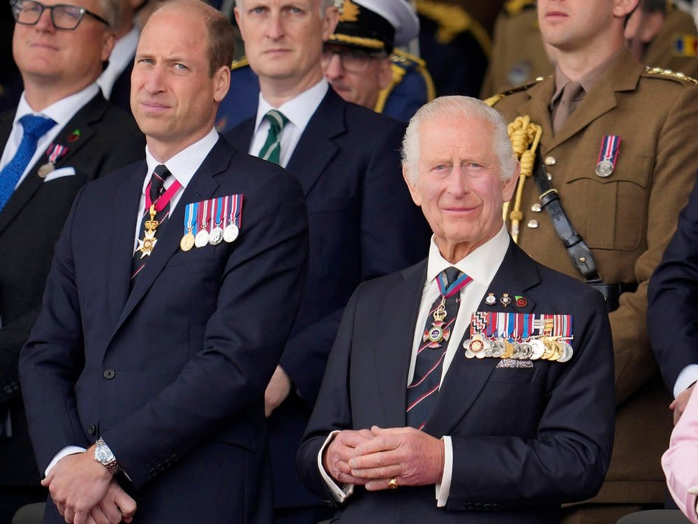 Prinz William und König Charles gemeinsam bei einer Veranstaltung. (Bild: imago/Spotlight Royal)