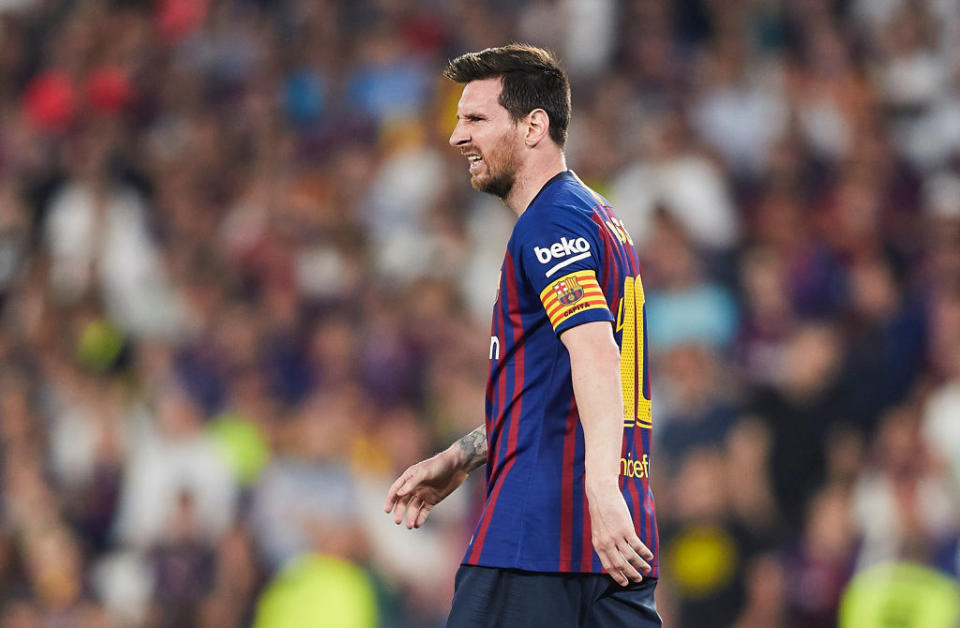 Dans le palmarès de Lionel Messi, figurent six coupes d'Espagne, la Coupe du Roi. En 2019, son FC Barcelone est parvenu jusqu'en finale... sans l'emporter. Le 25 mai 2019, le club catalan s'incline en finale contre Valence, malgré un but de Lionel Messi à la 73e minute. Cette réalisation a permis à Leo Messi d'entrer encore une fois dans l'histoire : il est ainsi devenu le premier joueur à marquer dans six finales différentes de Coupe du Roi. Au total, l'Argentin aura inscrit trois buts en Coupe du Roi en 2019. Pas suffisant, donc. (crédit Getty)