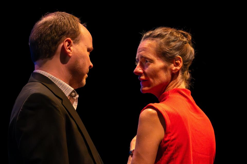 Jonathan Fielding and Brenda Withers explore the boundaries in Harold Pinter's "Betrayal."
(Credit: Michael and Suz Karchmer)