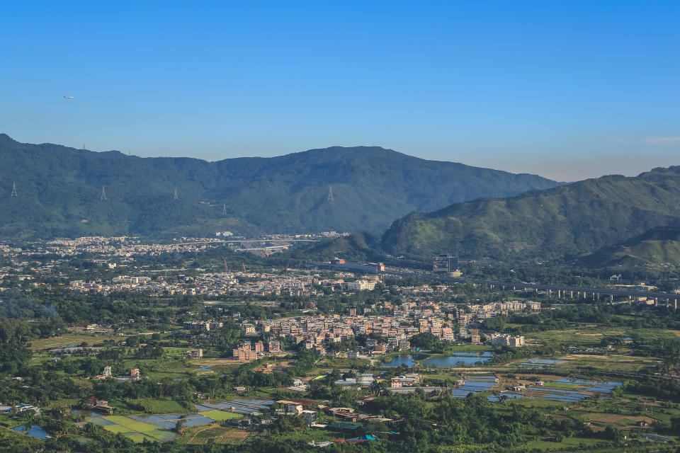 錦田區是大片內陸平原，少高樓大廈，受地震海嘯威脅機會似乎較細。