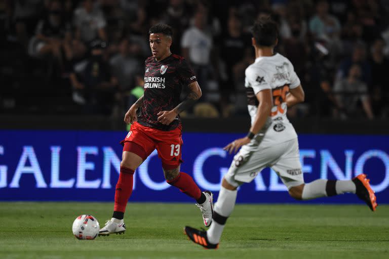 Enzo Fernández tuvo un partido consagratorio como volante ofensivo de River ante Platense