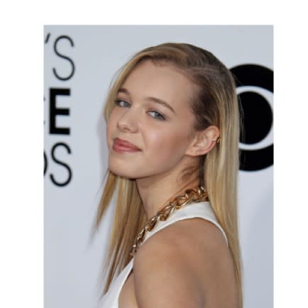 Sadie Calvano’s Deep Side Part + Single Tuck