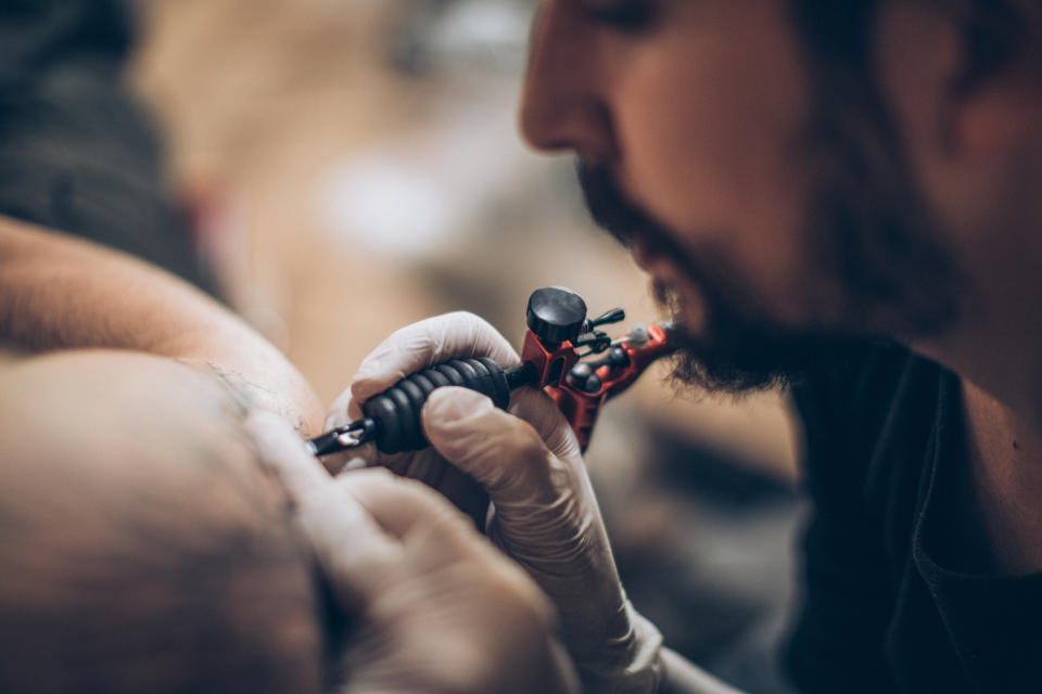 Für die 103-jährige US-Amerikanerin sollte es unbedingt ein Frosch-Tattoo sein. (Symbolbild: Getty)