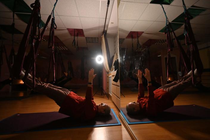 A yoga class during a blackout in Kyiv (AFP/Getty)