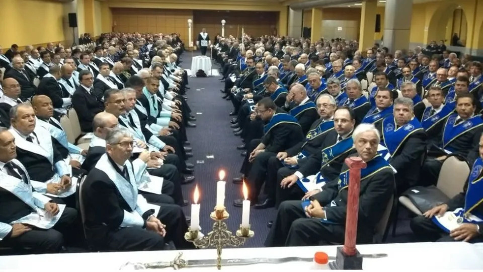 Dîner rituel organisé dans une loge maçonnique à Rio de Janeiro