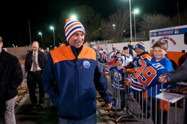 Wayne Gretzky to serve as captain in Bakersfield outdoor alumni game