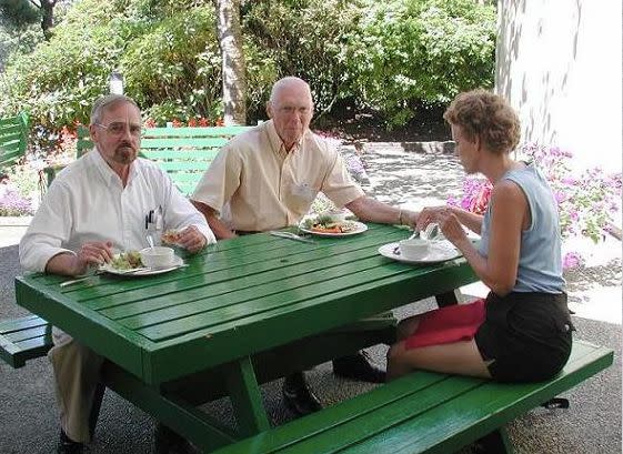 Oliver Manuel, on the left, in&nbsp;a 2004 photo <a href="http://www.omatumr.com/Photographs/Clayton_desc.htm" target="_blank">posted</a> on his website.&nbsp; (Photo: Oliver Manuel)