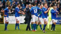 Football Soccer - Carlisle United v Everton - FA Cup Fourth Round - Brunton Park - 31/1/16 Carlisle United manager Keith Curle with the players on the pitch at the end of the game Reuters / Phil Noble Livepic