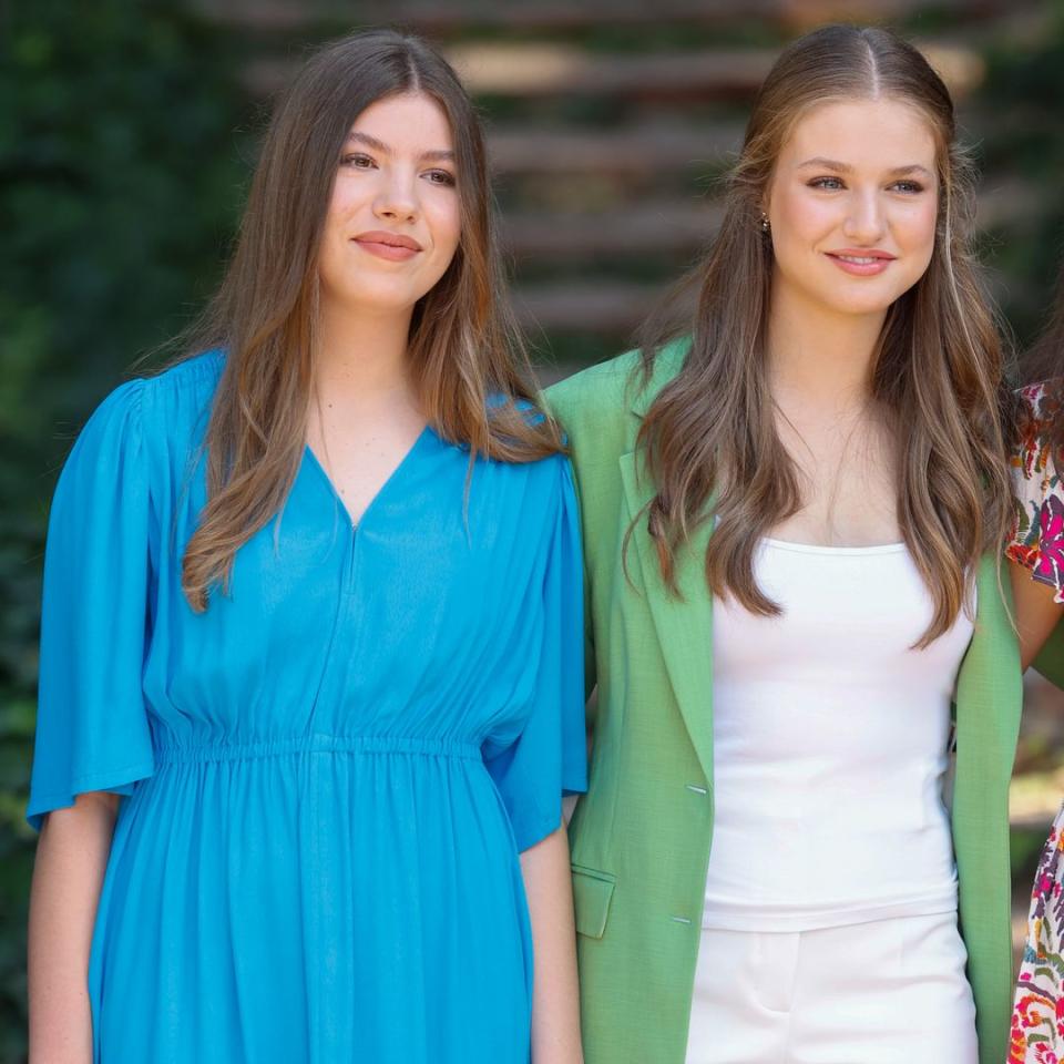 La Princesa Leonor y la infanta Sofía en el encuentro con jóvenes de la Fundación Princesa de Girona el 10 de julio de 2024