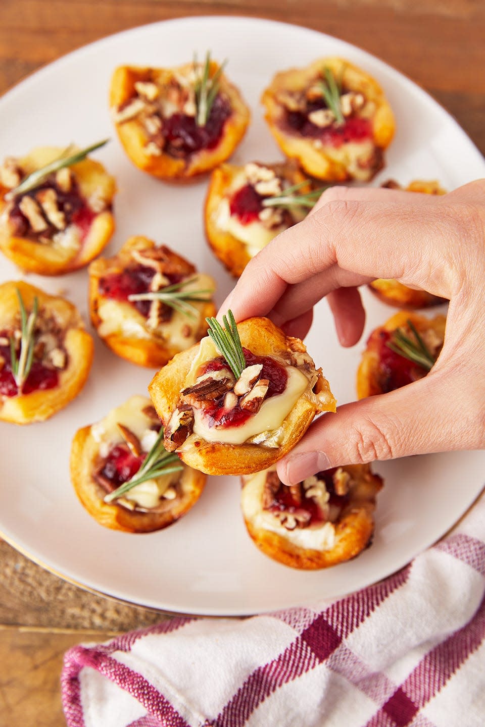 cranberry brie bites