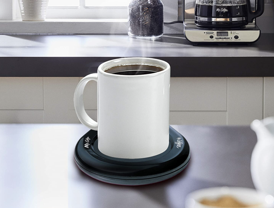 Mr. Coffee Mug Warmer helps keep your beverage at the perfect drinking temperature. (Image via Amazon Canada.)