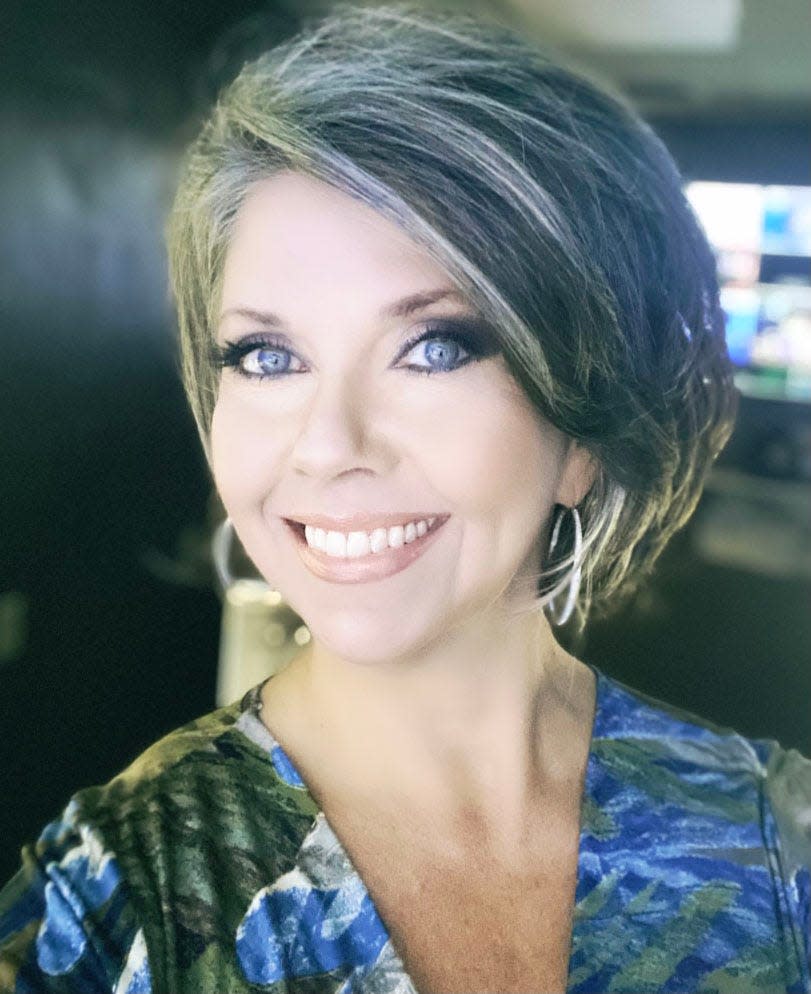 Barbie Bassett, a WLBT newscaster from Mississippi, is no longer listed as a member of its news team after quoting a Snoop Dogg lyric on air earlier this month.