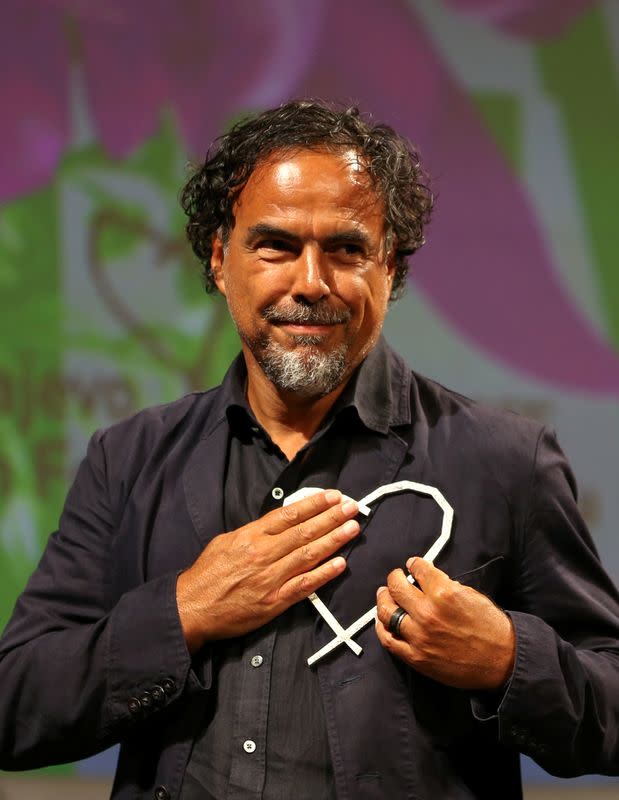 Foto de archivo: el director mexicano Alejandro González Iñárritu posa con un premio en el 25to Festival de Cine de Sarajevo