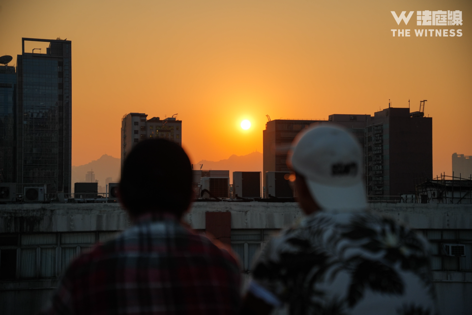 阿明和 Gas 在過去的夏天獲釋，同年 9 月重返校園。