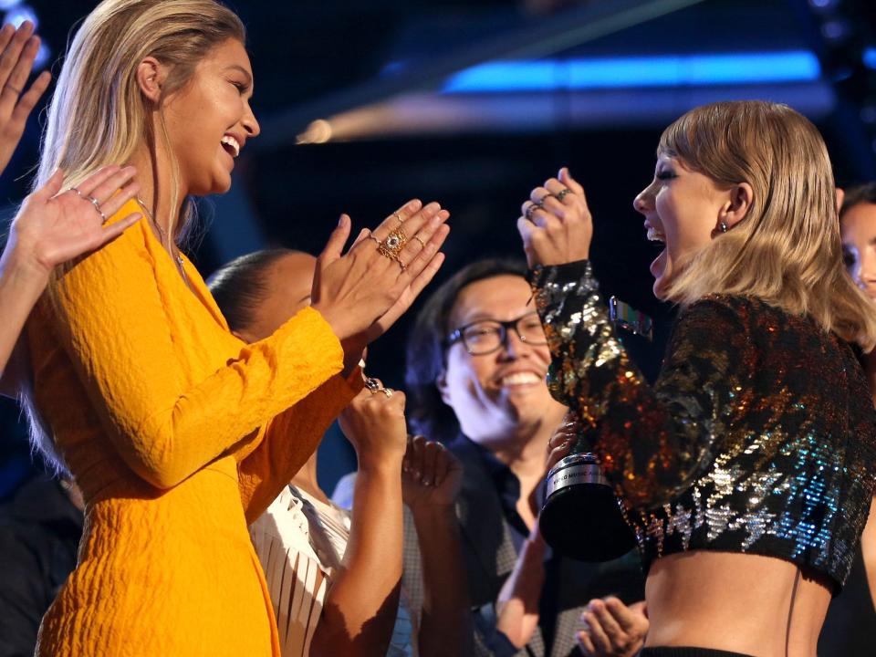 gigi hadid taylor swift mtv vmas 2015