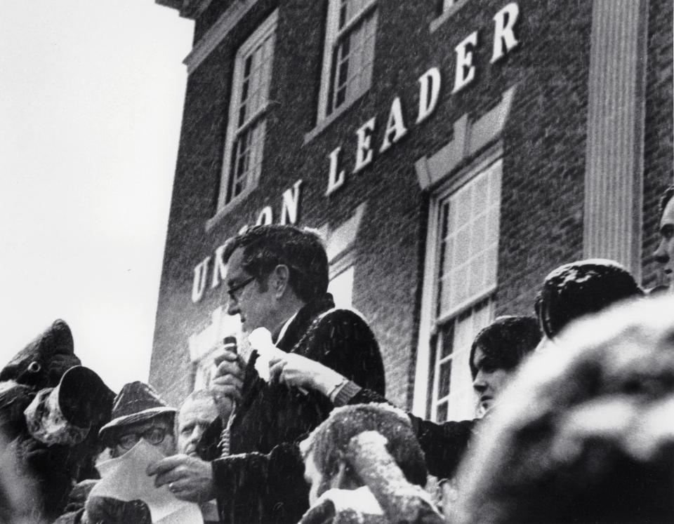 Sen. Edmund Muskie denounces conservative Manchester Union Leader publisher William Loeb in front of the newspaper's Manchester, New Hampshire, building, Feb. 26, 1972. (AP Photo, File) (Photo: ASSOCIATED PRESS)