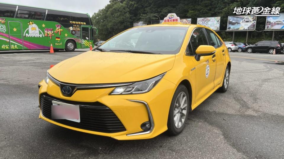 顧大哥回答，因為考量Corolla Altis是16吋配胎，比起Corolla Cross的規格小一些，養車成本能因此降低，是購車考量的關鍵因素。(攝影/ 謝明翰)