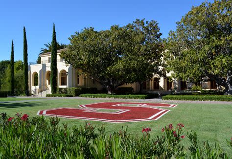 8) Stanford University