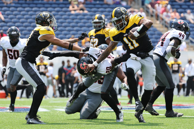 CANTON, OHIO - JUNE 03: Troy Williams #11 of the Pittsburgh Maulers runs with the ball against the Houston Gamblers during the second half of a game at Tom Benson Hall Of Fame Stadium on June 03, 2023 in Canton, Ohio. The Houston Gamblers won, 20-19. (Photo by Michael Hickey/USFL/Getty Images for USFL)