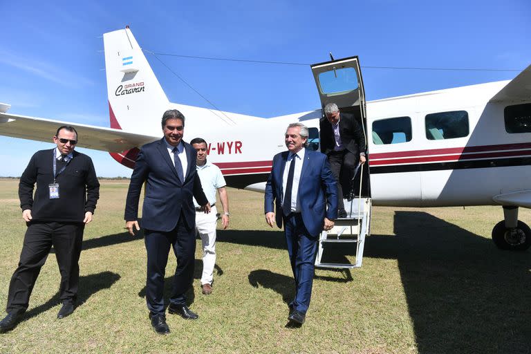 El presidente entregó viviendas en la localidad de Villa Ángela junto al gobernador de Chaco, Jorge Capitanich