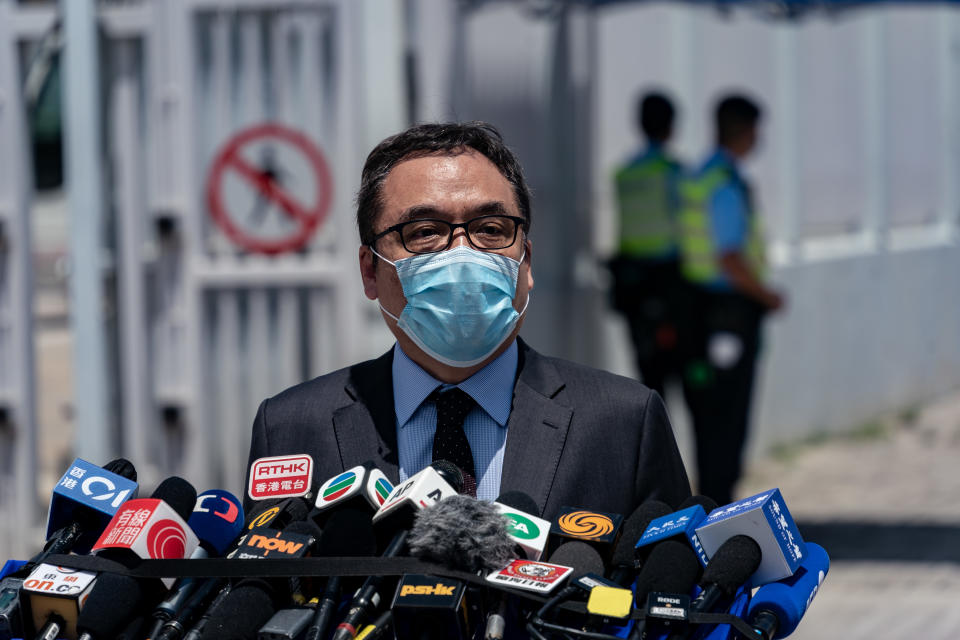 HONG KONG, CHINA - JUNE 17: Steve Li Kwai-Wah, senior superintendent of the Hong Kong Police's national security department, speaks to the media outside the headquarters of the Apple Daily newspaper and its publisher Next Digital Ltd. on June 17, 2021 in Hong Kong, China. Hong Kong's national security police raided the office of Apple Daily, the city's fierce pro-democracy newspaper run by media magnate Jimmy Lai, in an operation involving more than 200 officers. Journalists were barred from their own offices, as Secretary for Security John Lee said the company used 