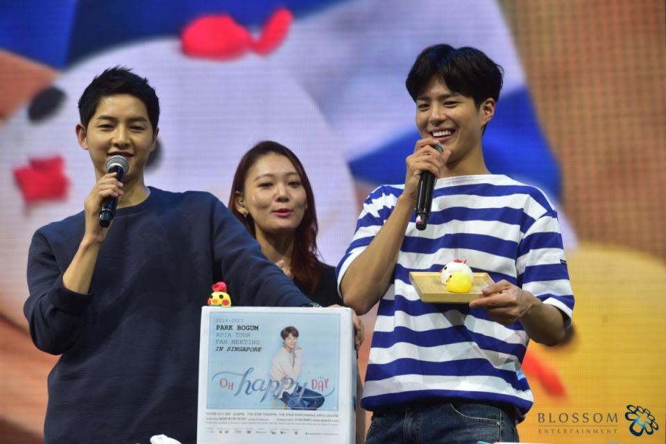 Park Bo-gum and Song Joong-ki at Park's fan meeting in Singapore (Photo: Blossom Entertainment)