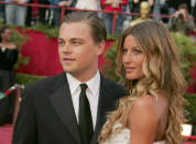 <p>Gisele Bündchen y Tom Brady forman una de las parejas más sólidas del universo celebrity y una familia adorable, pero aún recordamos cuando la modelo salió con Leonardo DiCaprio. Lo cierto es que al actor no le suelen durar mucho sus novias, aunque quizá sea porque no ha olvidado a la brasileña en todo este tiempo. (Foto: Gtres). </p>