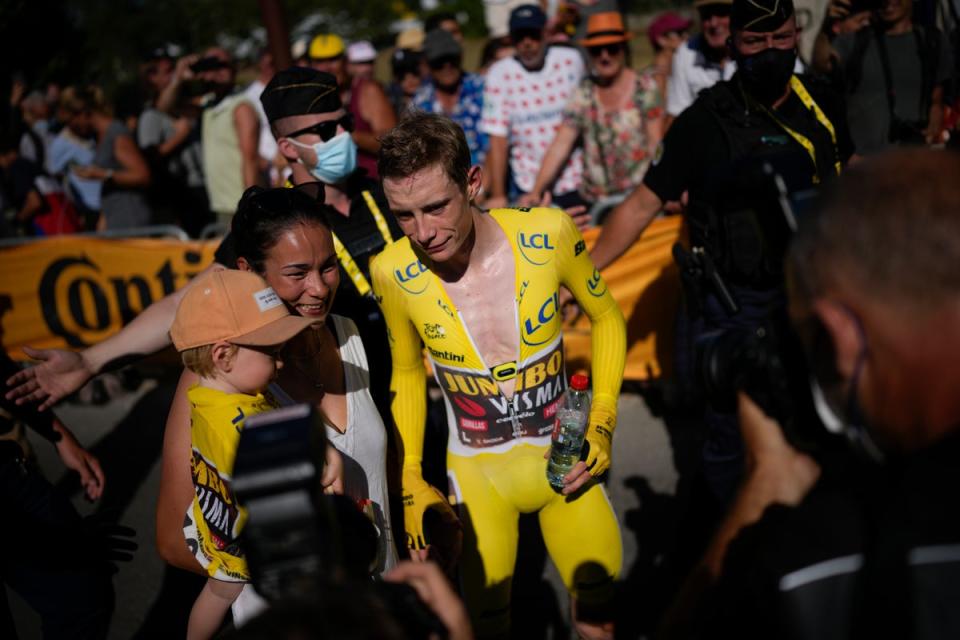 Support crew: Vingegaard’s girlfriend and daughter greeted him at the end of the time-trial (AP)