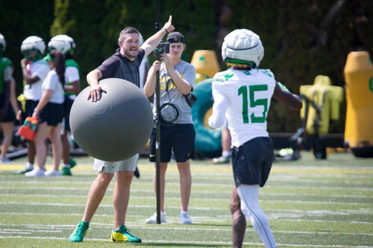 Dan Lanning on the Oregon football team’s first fall training game: “There is still a lot of work to do”