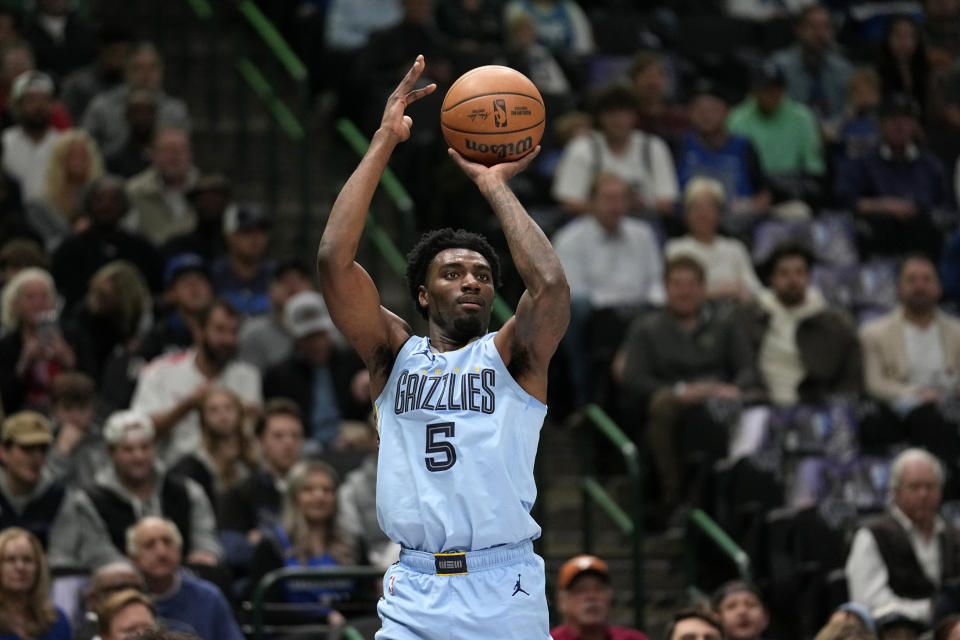 Grizzlies' Vince Williams signs deal with most guaranteed money for ...