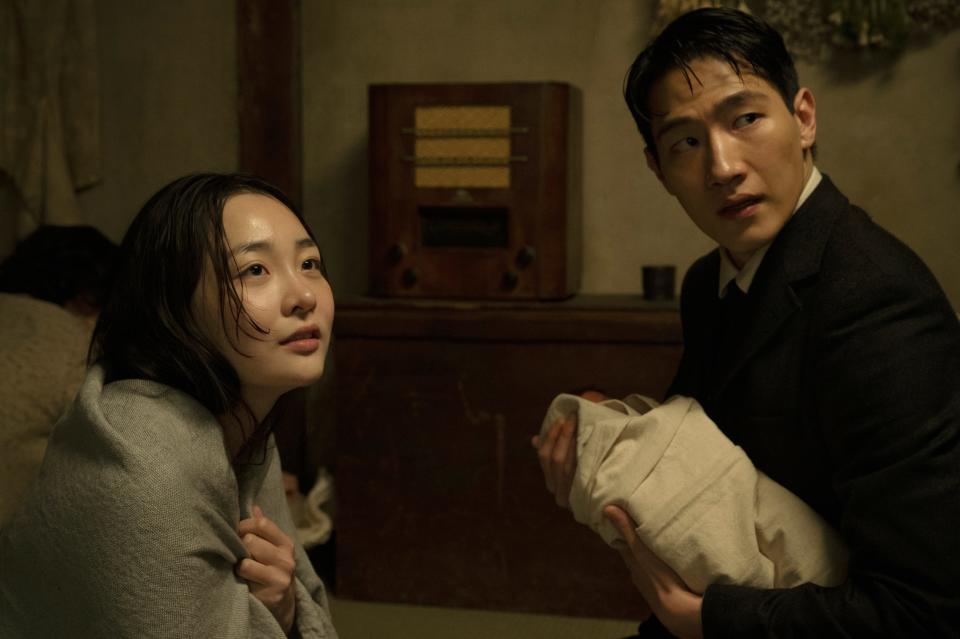 Minha Kim and Steve Sanghyun Noh in “Pachinko."